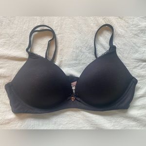Victoria’s secret black “body by victoria” wireless bra, size 36B